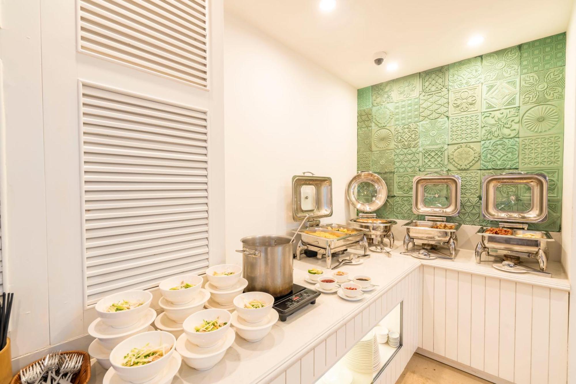 Minasi Hanoioi Lakeside Hotel 4*